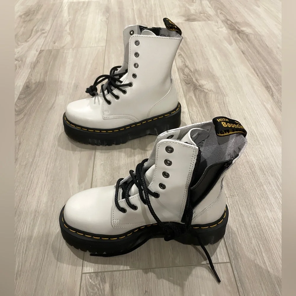 NWOT White Platform Doc Martens - Picture 12 of 12